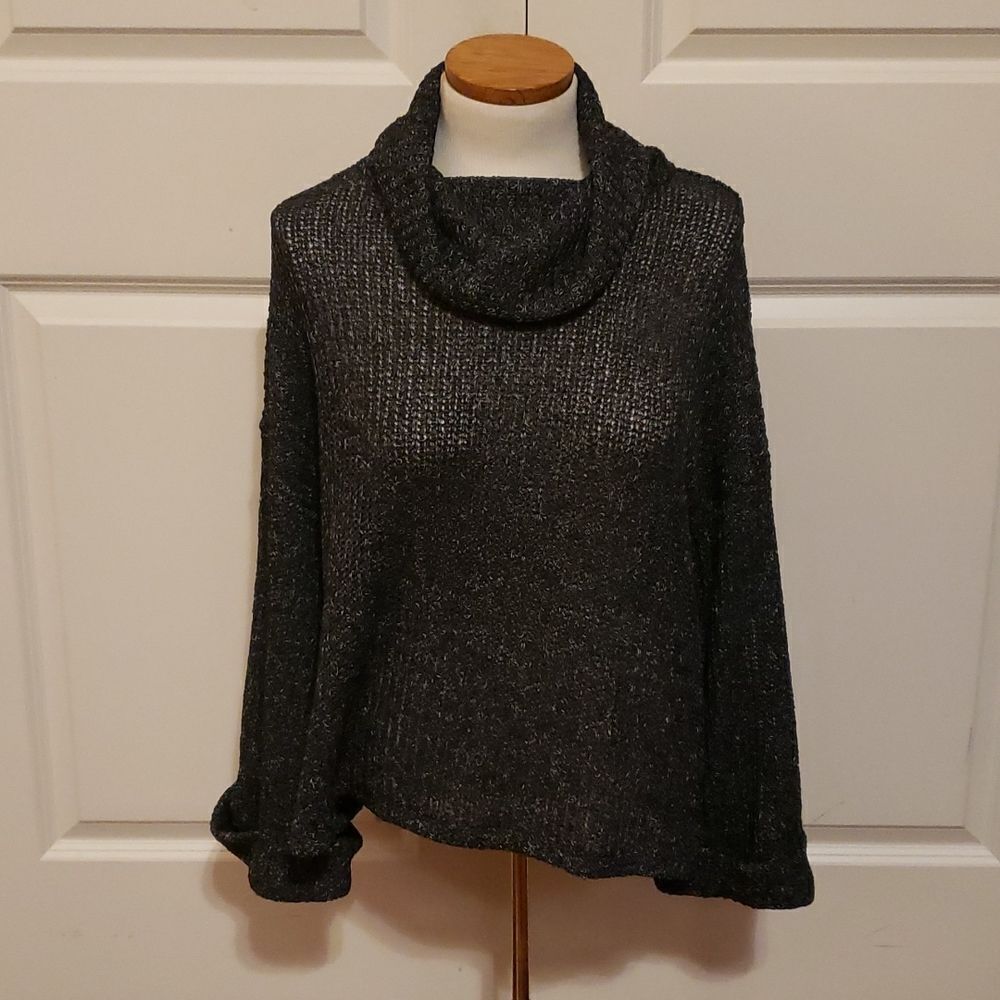 Gibsonlook Womens Flare Sleeve Cowl Neck Charcoal Grey Sweater Size Small‎ NWT